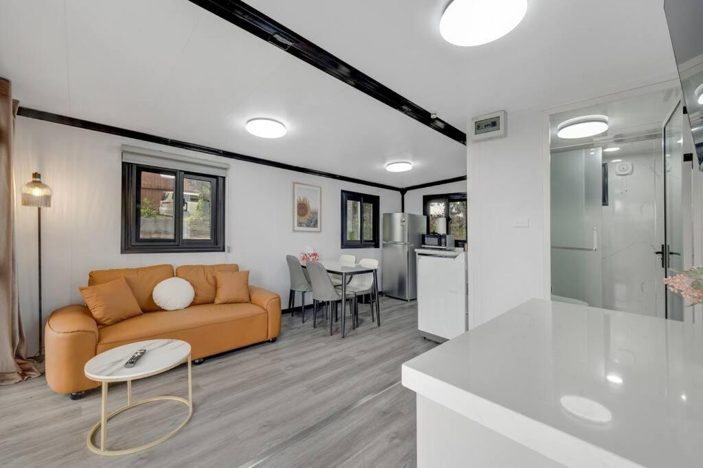 2 Bedrooms Cabin 5 Min To Pukekohe Town Centre Extérieur photo